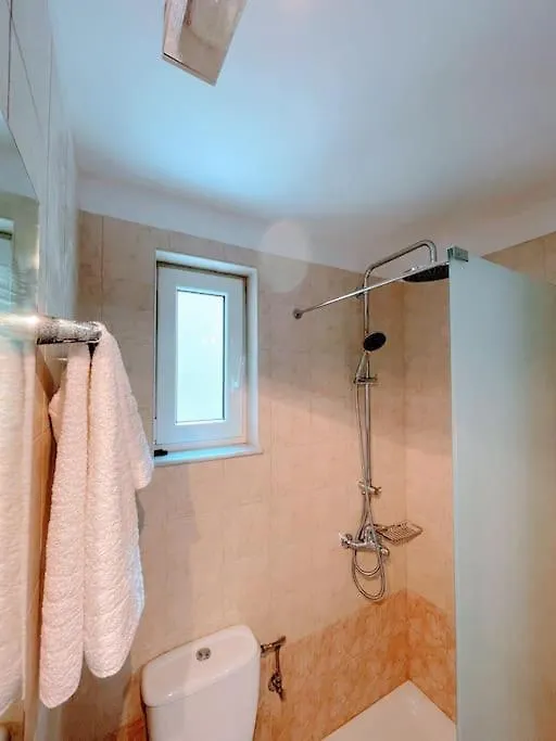 Georgia Centre Flat - 10 Min From The Beach Rethimno 0*,  Grækenland